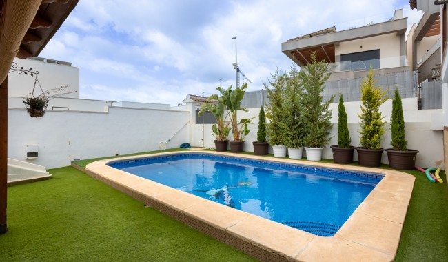 Brukt - Villa - Los Montesinos - La Herrada