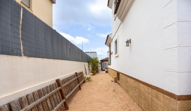 Brukt - Villa - Los Montesinos - La Herrada