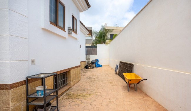 Brukt - Villa - Los Montesinos - La Herrada