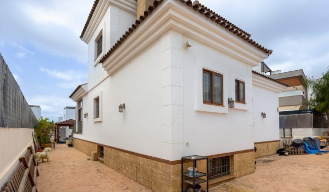 Brukt - Villa - Los Montesinos - La Herrada