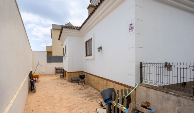 Brukt - Villa - Los Montesinos - La Herrada