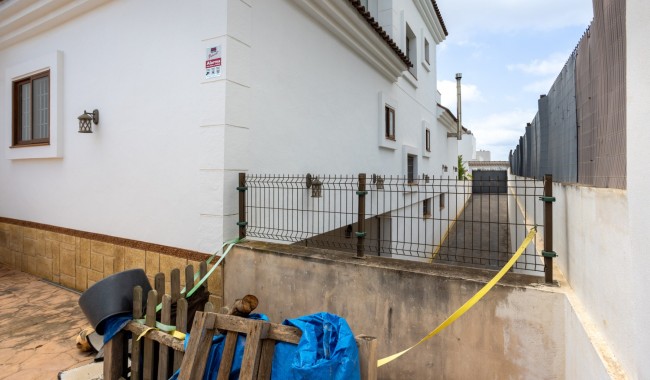 Brukt - Villa - Los Montesinos - La Herrada
