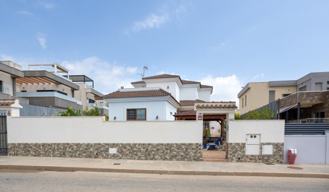 Brukt - Villa - Los Montesinos - La Herrada