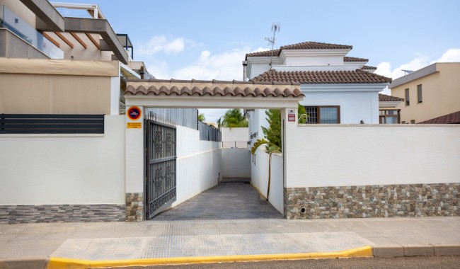 Brukt - Villa - Los Montesinos - La Herrada