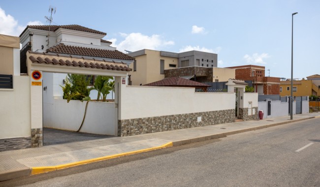 Brukt - Villa - Los Montesinos - La Herrada