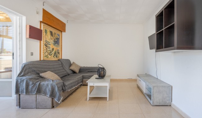 Resale - Villa - Torrevieja - Urbanización San Luis