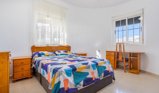 Resale - Villa - Torrevieja - Urbanización San Luis