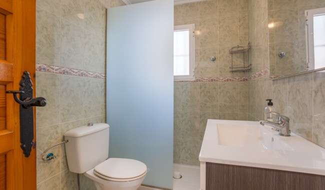 Resale - Villa - Torrevieja - Urbanización San Luis