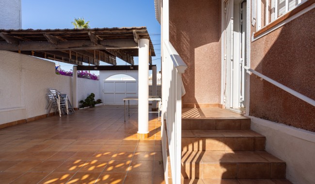 Resale - Villa - Torrevieja - Urbanización San Luis