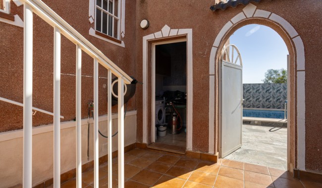 Resale - Villa - Torrevieja - Urbanización San Luis