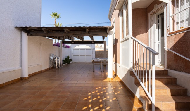 Resale - Villa - Torrevieja - Urbanización San Luis