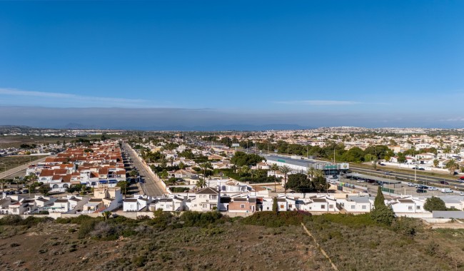 Resale - Villa - Torrevieja - Urbanización San Luis