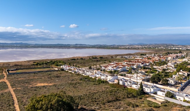 Resale - Villa - Torrevieja - Urbanización San Luis