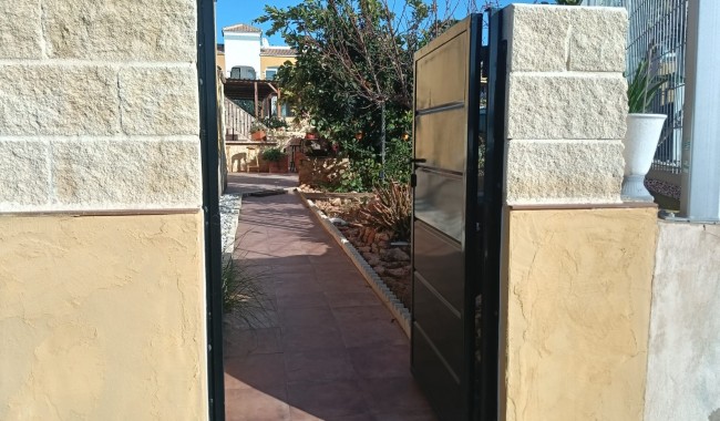 Segunda mano - Apartamento - Los Montesinos - La Herrada