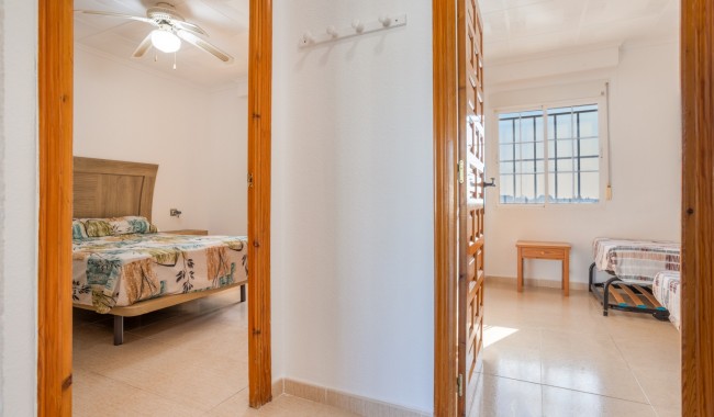 Resale - Villa - Torrevieja - Urbanización San Luis