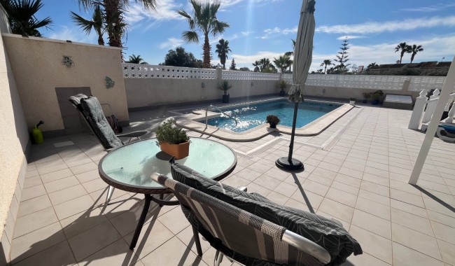Resale - Villa - Benijófar - Monte Azul/ El Dorado