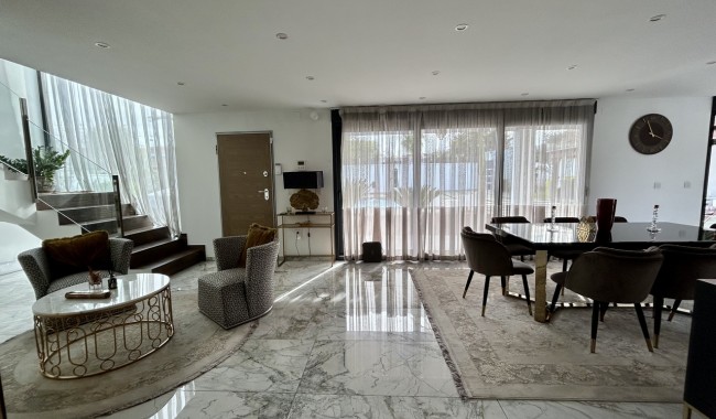 Begagnad - Villa - Torrevieja - Los Balcones
