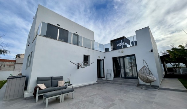 Begagnad - Villa - Torrevieja - Los Balcones