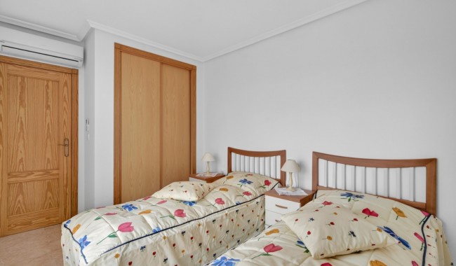 Resale - Apartment - Orihuela Costa - Playa Flamenca