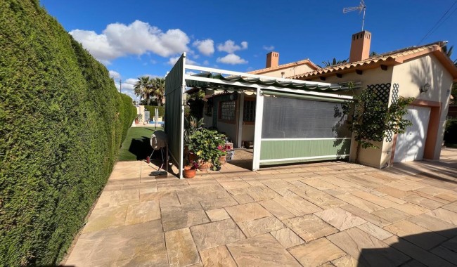 Resale - Villa - Cabo Roig