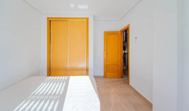 Resale - Townhouse - Punta Prima