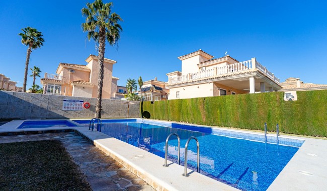 Resale - Townhouse - Punta Prima