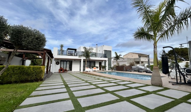 Begagnad - Villa - Torrevieja - Los Balcones