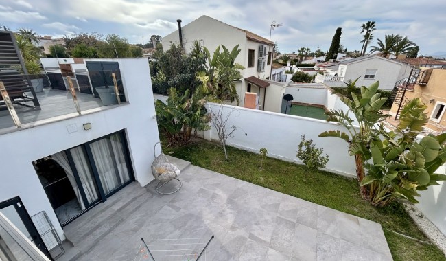 Begagnad - Villa - Torrevieja - Los Balcones
