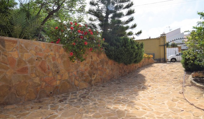 Resale - Villa - Torrevieja - Aguas Nuevas