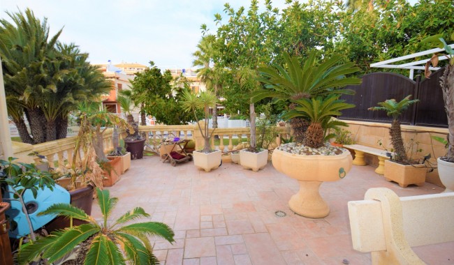 Begagnad - Villa - Guardamar - Urb. El Moncayo