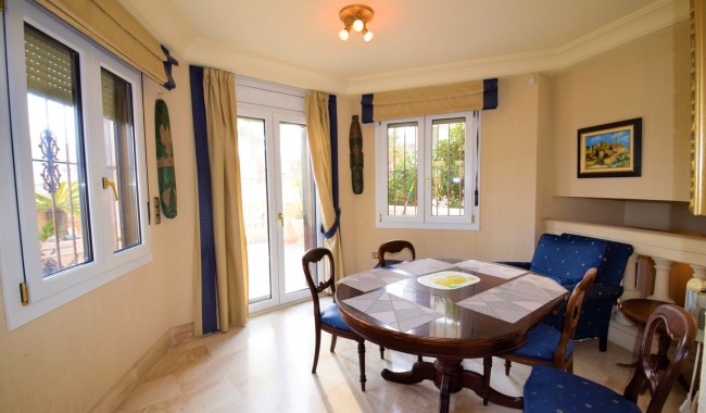 Begagnad - Villa - Guardamar - Urb. El Moncayo