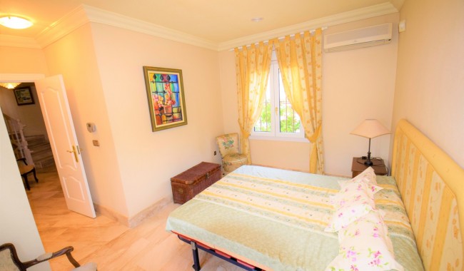 Begagnad - Villa - Guardamar - Urb. El Moncayo