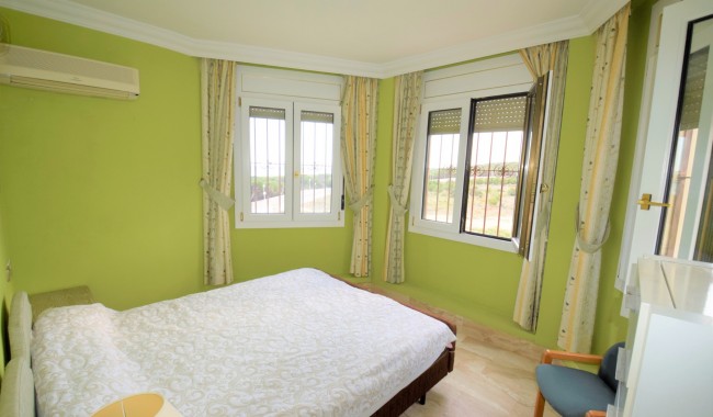 Begagnad - Villa - Guardamar - Urb. El Moncayo
