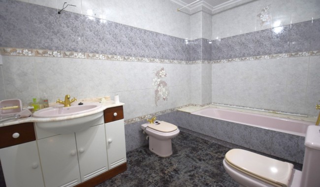 Sprzedaż - Apartament - Guardamar - Pueblo