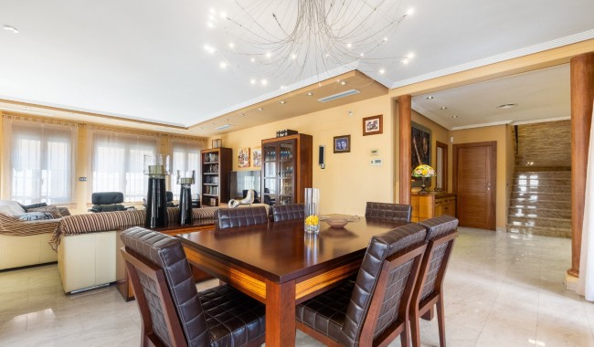 Resale - Villa - Orihuela