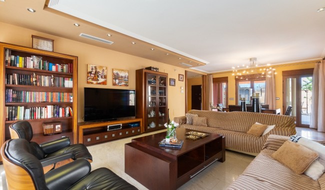 Resale - Villa - Orihuela