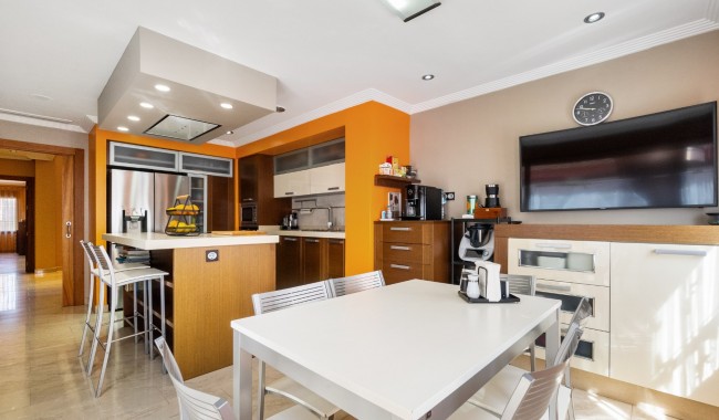 Resale - Villa - Orihuela