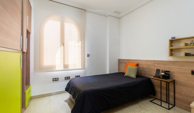 Resale - Villa - Orihuela