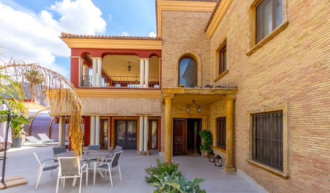 Resale - Villa - Orihuela