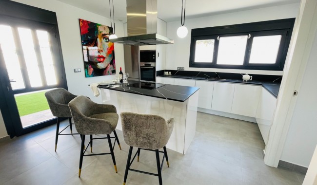 Segunda mano - Villa - Torrevieja - Aguas Nuevas