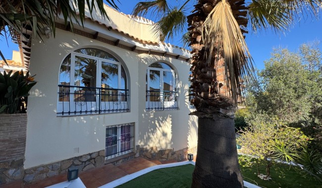 Segunda mano - Villa - Orihuela Costa - La Zenia