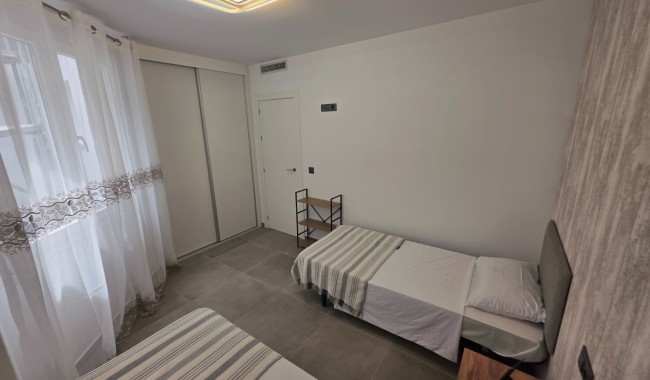 Segunda mano - Apartamento - Torrevieja - Puerto