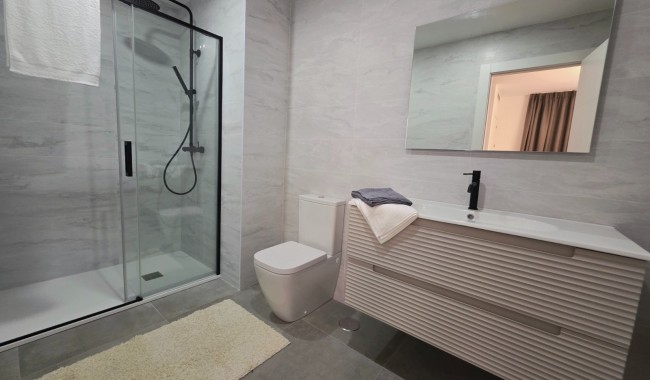 Segunda mano - Apartamento - Torrevieja - Puerto