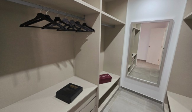 Segunda mano - Apartamento - Torrevieja - Puerto