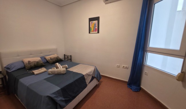 Sprzedaż - Apartament - Torrevieja - Paseo maritimo
