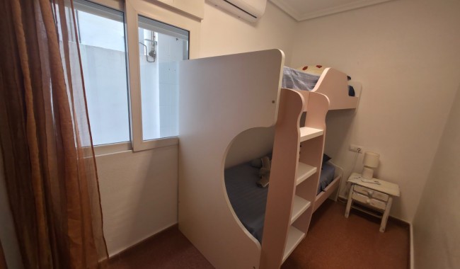 Sprzedaż - Apartament - Torrevieja - Paseo maritimo