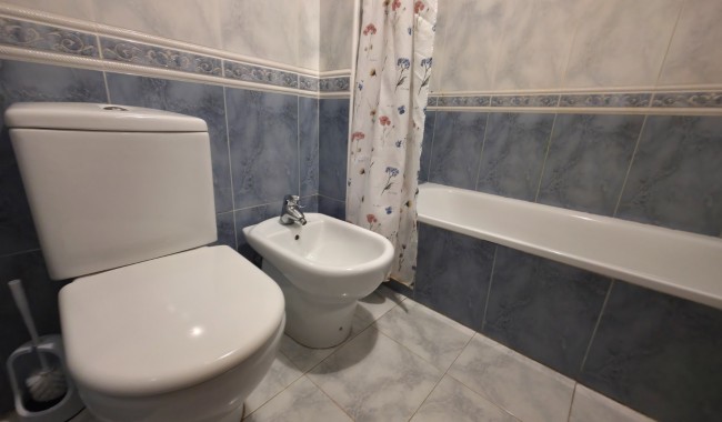 Sprzedaż - Apartament - Torrevieja - Paseo maritimo
