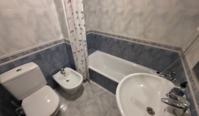 Sprzedaż - Apartament - Torrevieja - Paseo maritimo