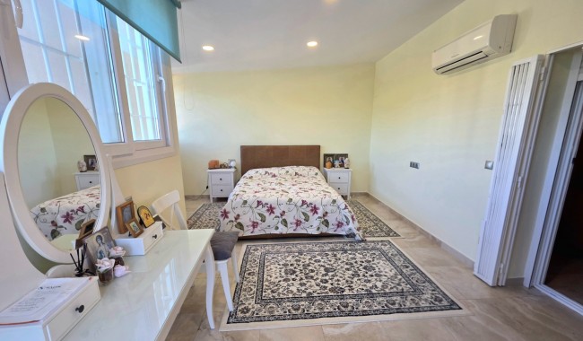 Resale - Villa - Torrevieja - Cabo Cervera