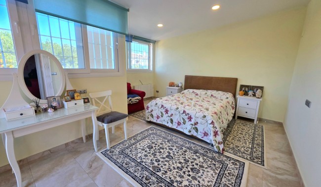 Resale - Villa - Torrevieja - Cabo Cervera
